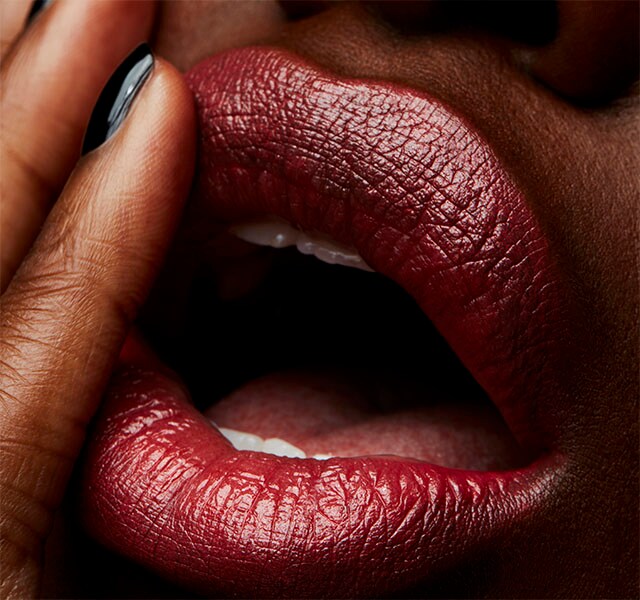 apply mac cremesheen lipstick for black girls